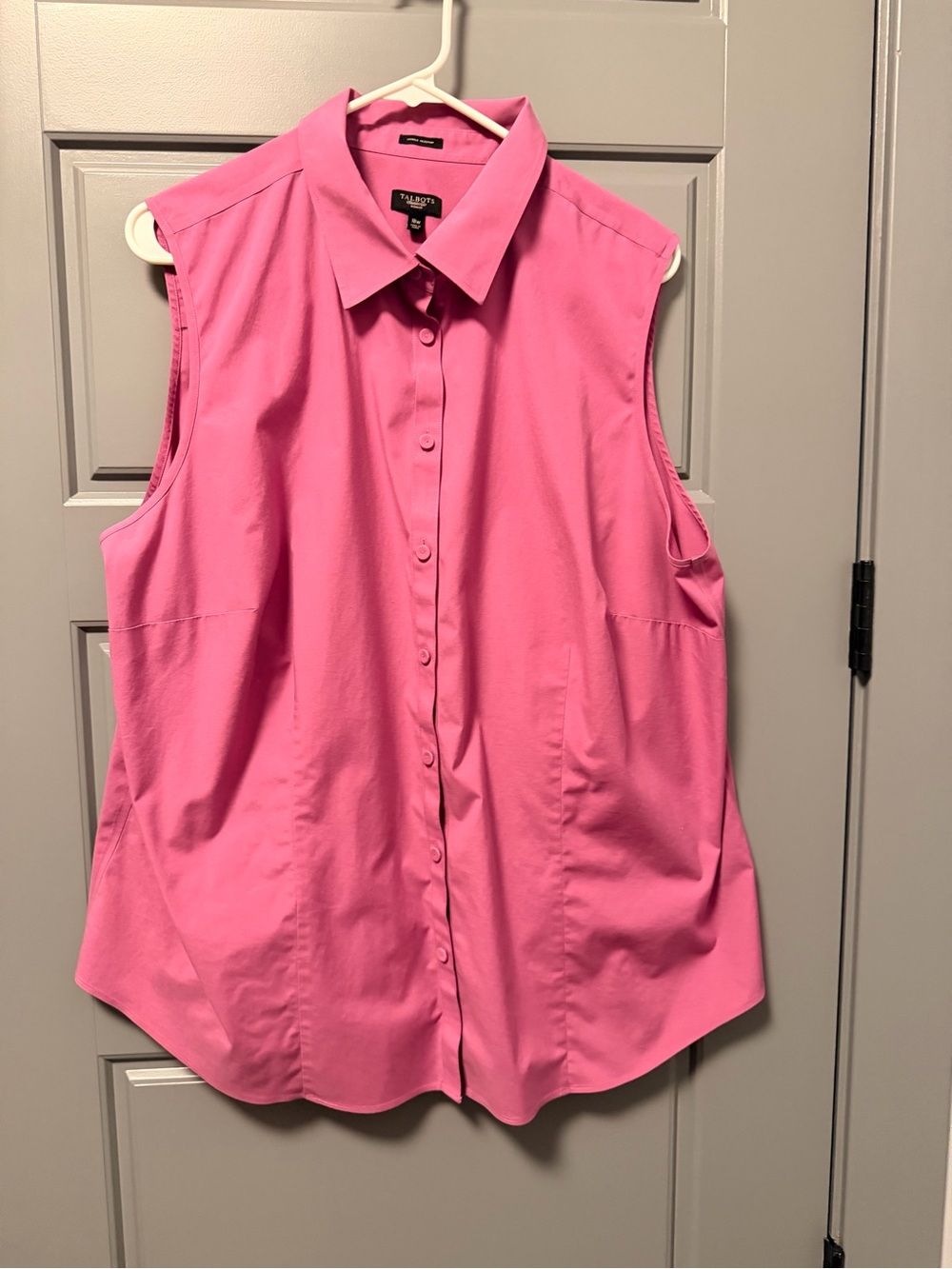 Talbots Sleeveless Button-Down Shirt in Bright Pink